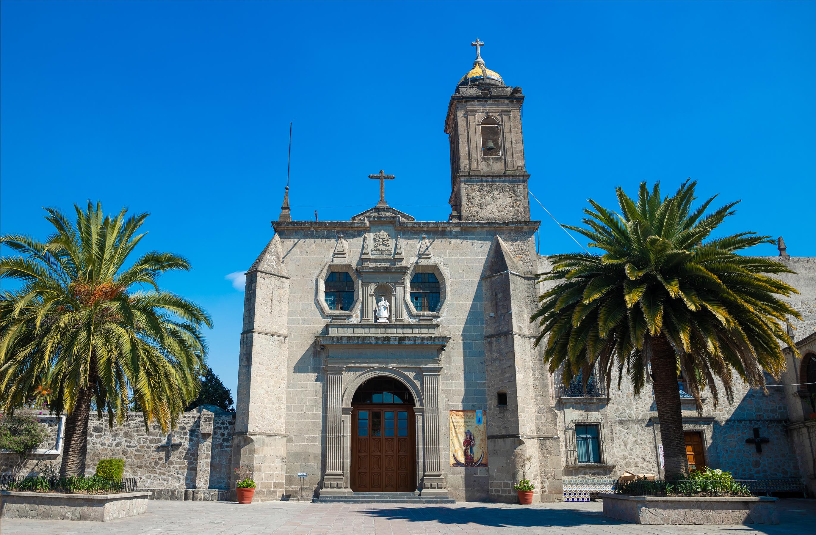 Basilica de los remedios de dia