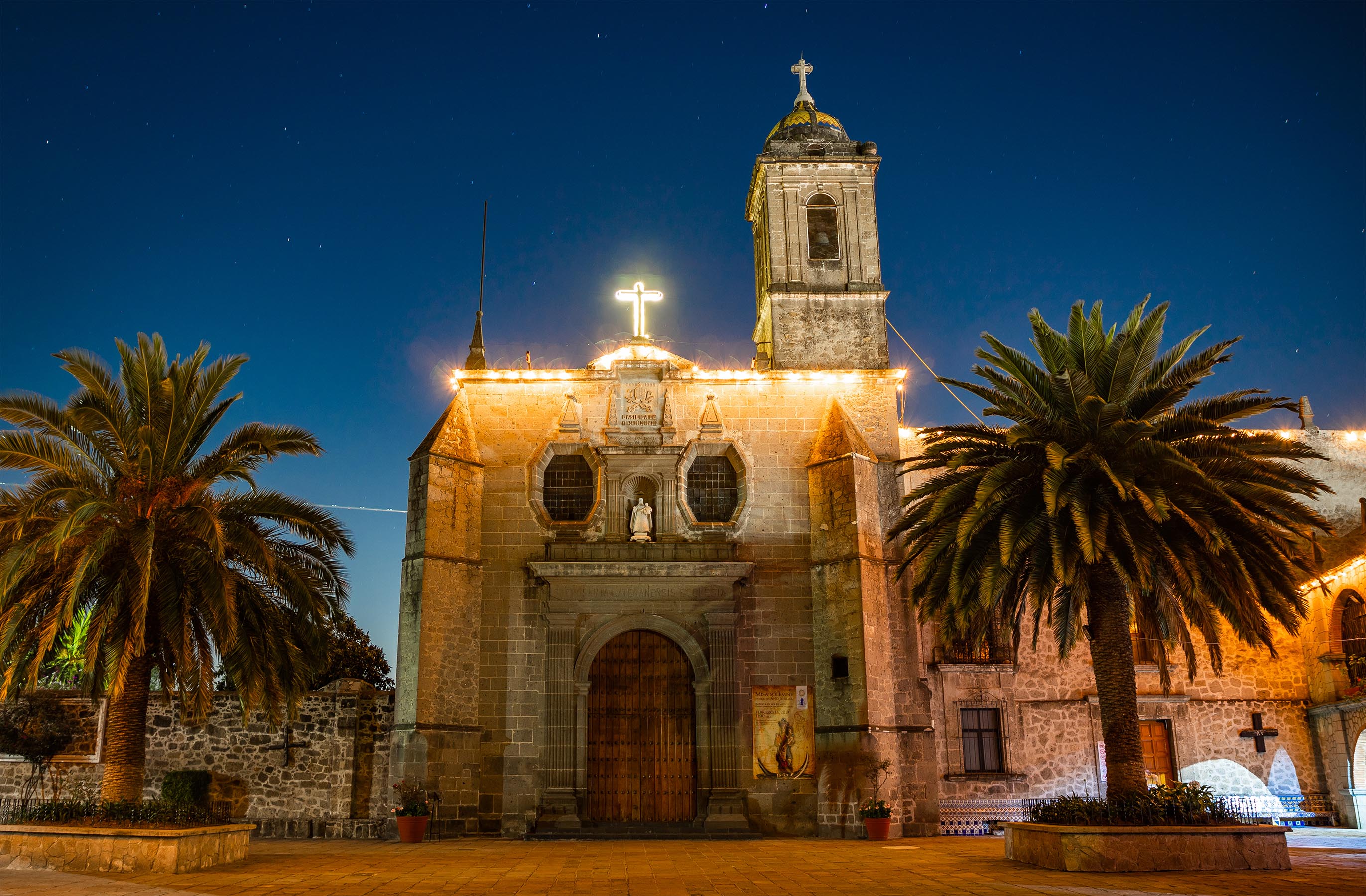 Basilica de los remedios de noche